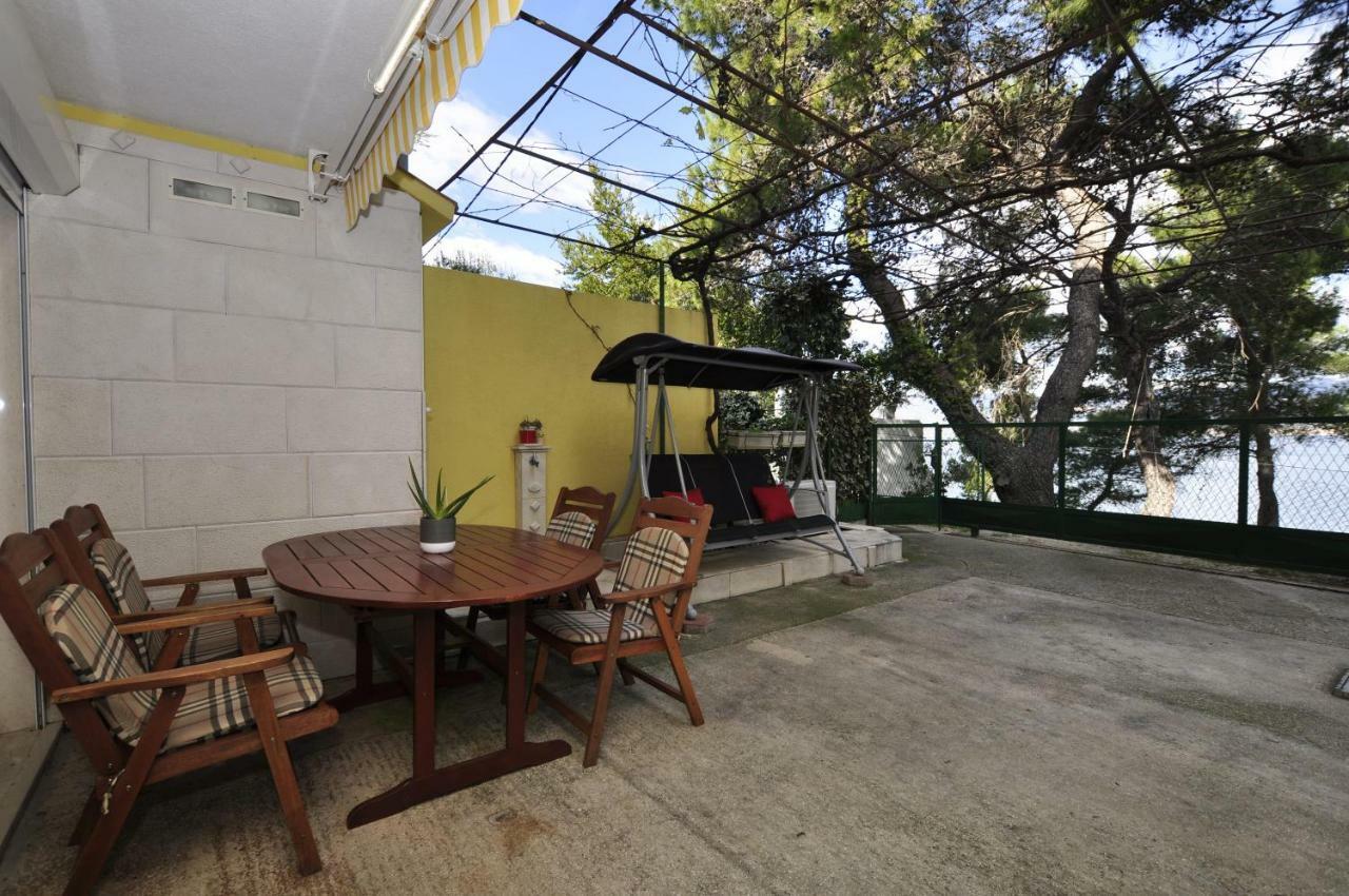 Apartment Toya Slatine Exterior photo