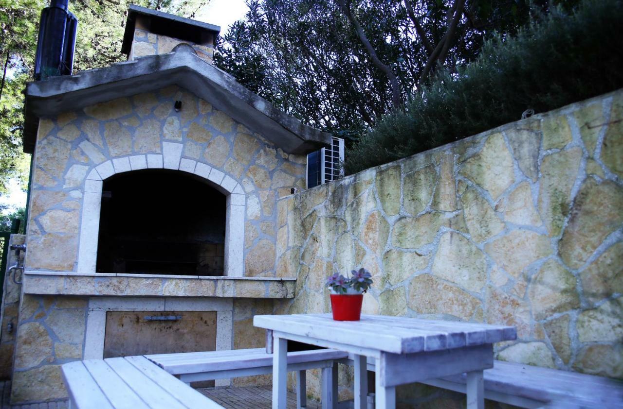 Apartment Toya Slatine Exterior photo